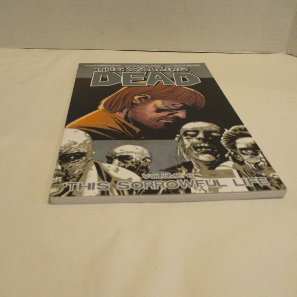 Walking Dead TPB Volume 6 Gray Black White Graphic Zombie Fighting Comic Book - Picture 10 of 14